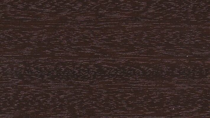 Colour tone BG 20011 on mahogany