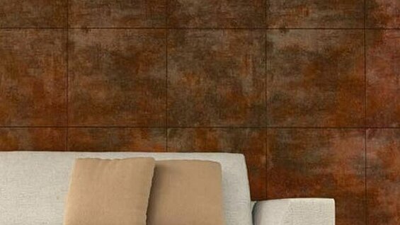 Ausschnitt Couch vor Wand in HYDRO Rosteffekt ohne Metallpulver